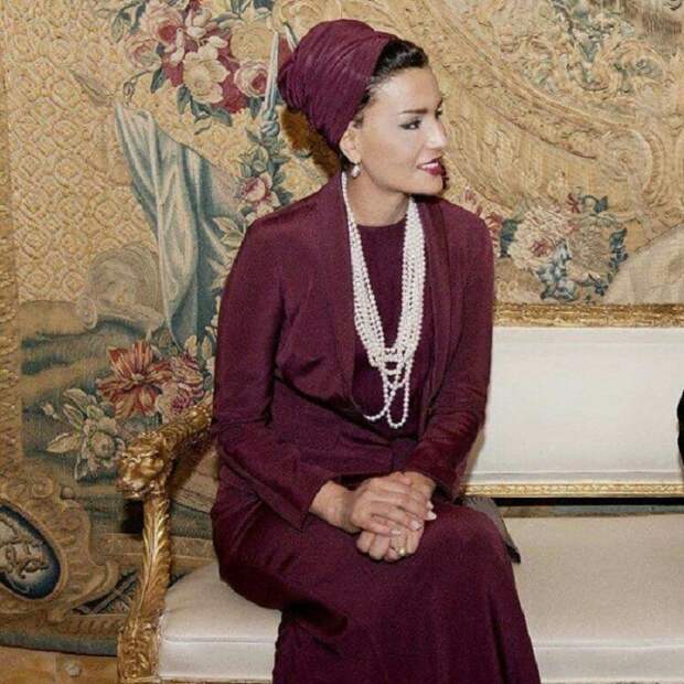Какие драгоценности носит шейха Моза – одна из самых красивых, богатых и стильных женщин Востока