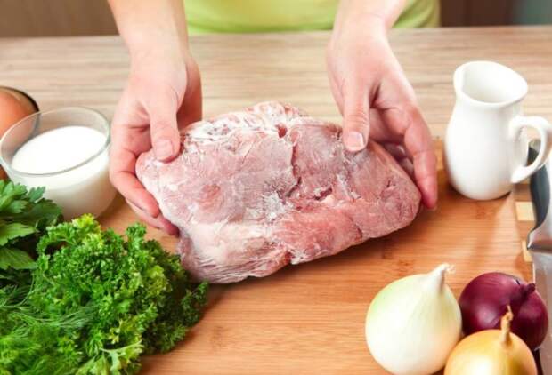 Главное - соблюдайте сроки хранения и не держите мясо в морозилке больше 6-12 месяцев / Фото: redfoxday.ru