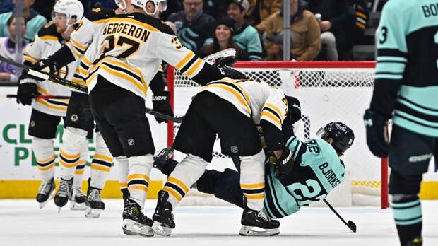 Brad Marchand tripping Oliver Bjorkstrand