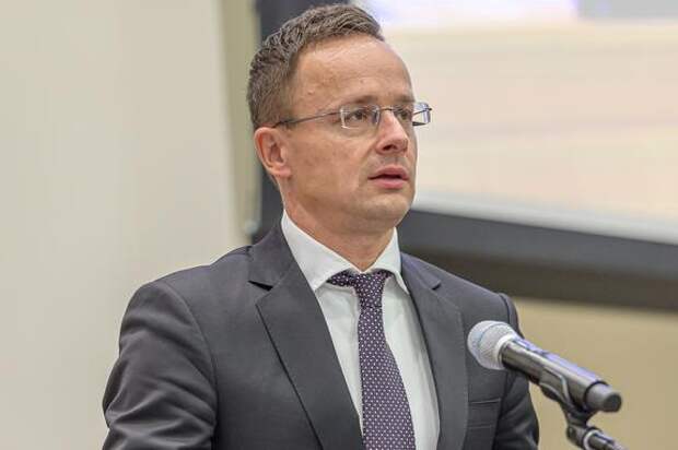 Глава МИД Венгрии: мирные переговоры по Украине нужно начинать сейчас