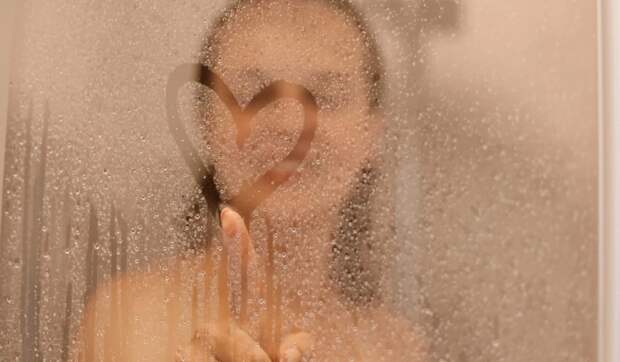 Откуда пошла мода на утренний душ? Как привычка 19 века стала нормой в 21