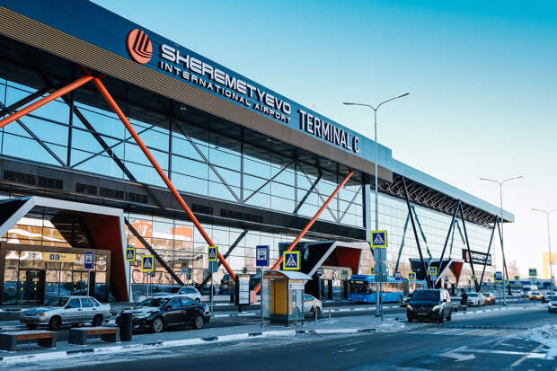 Аэропорт Шереметьево продлил ограничения на прием самолетов до 10:00 мск