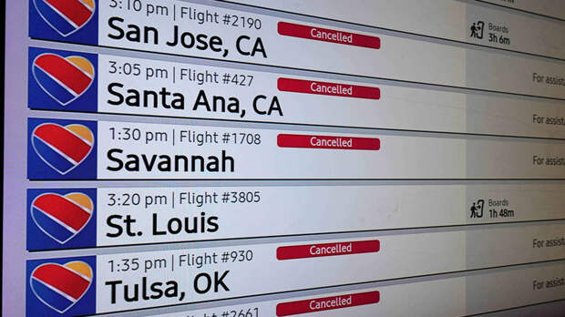 В США отменили более 12 тысяч авиарейсов из-за «зимнего шторма»