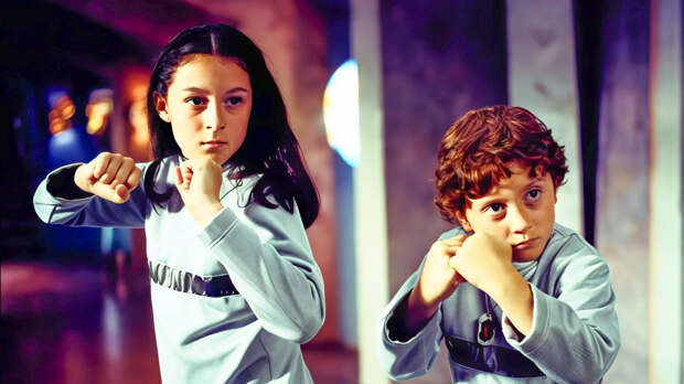 «Дети шпионов»: как изменились актеры из фильма за 25 лет