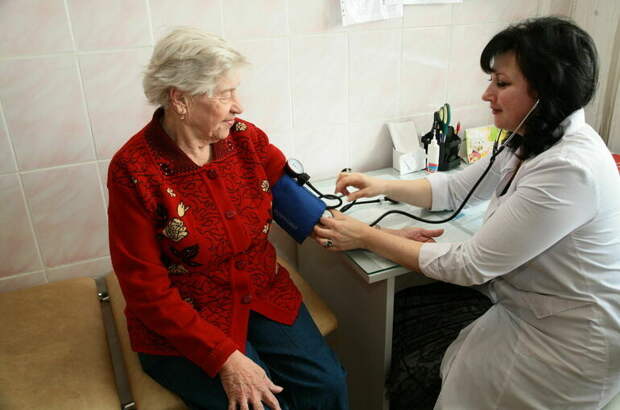 Медицинскую грамотность пенсионеров планируют повысить