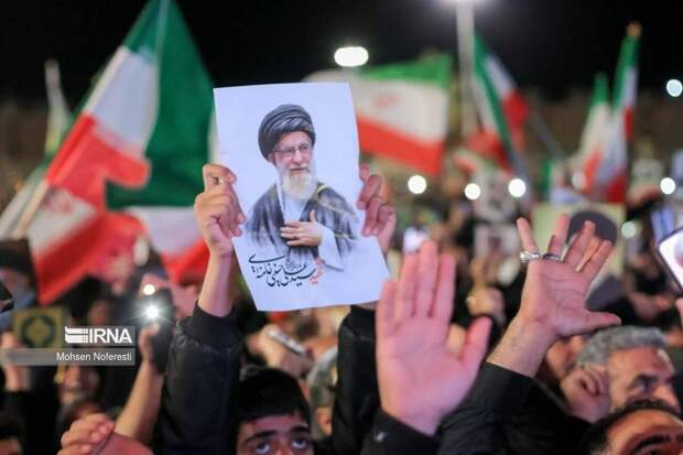 Похороны верховного лидера Ирана Хаменеи отменили