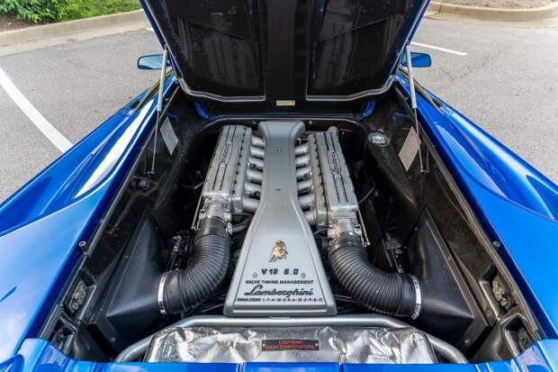Lamborghini Diablo VT 2001 года выпуска в цвете Monterey Blue