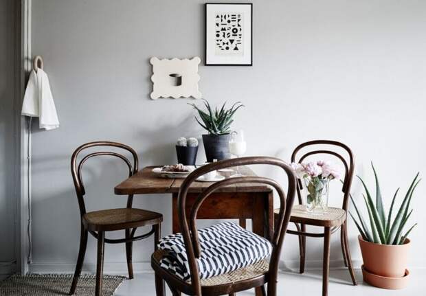 Венские стулья имеют богатую историю и оставили непередаваемый след в мире мебельного искусства. Они стали неотъемлемой частью интерьера, добавляя в него стиль, элегантность и функциональность.-3