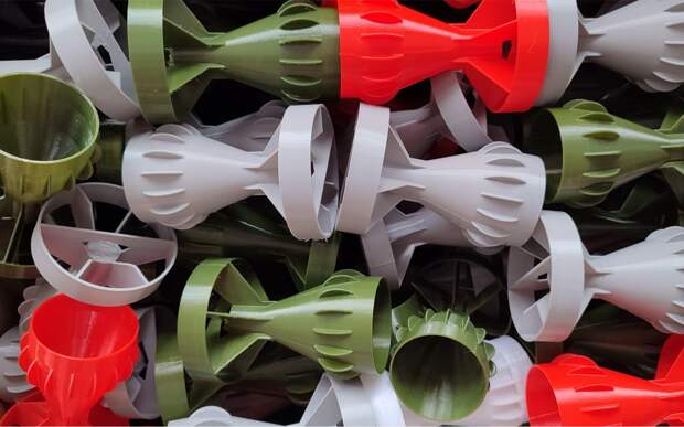 Более тысячи комплектующих для сбросов передали из Крыма бойцам на фронт