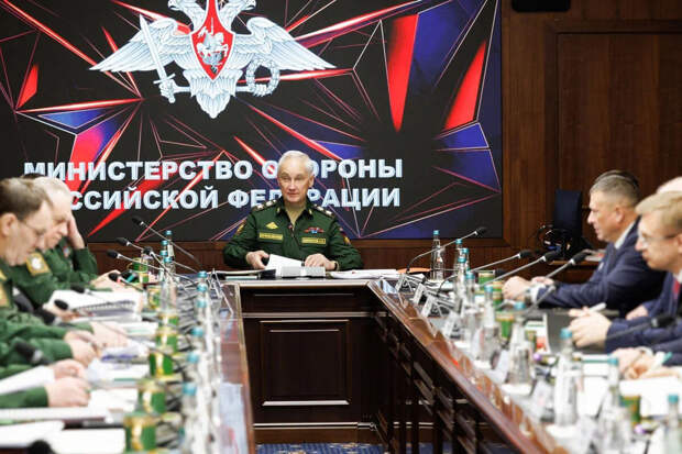 Белоусов поручил обеспечить бесперебойное производство техники для нужд СВО