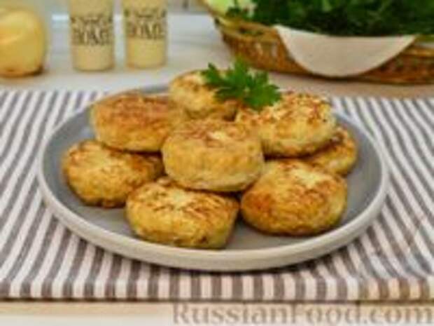 Фото к рецепту: Котлеты из индейки с капустой и творогом (без яиц)