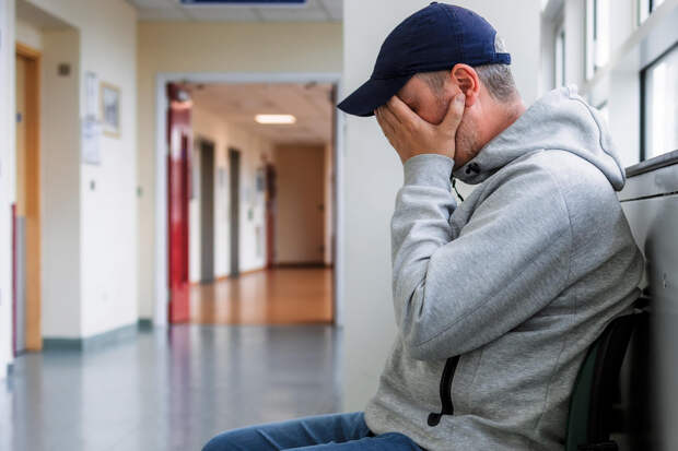 «Рак — значит, надо что-то делать. Срочно» Россияне могут годами жить с опухолью и не знать об этом. Почему их не нужно лечить?