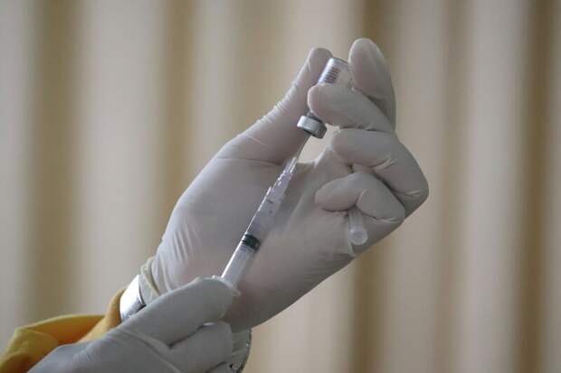 Компания AstraZeneca признала, что их вакцина от коронавируса может вызвать тромбоз