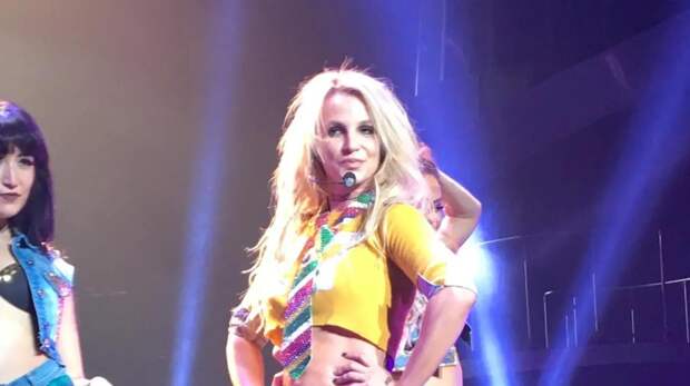 Бритни Спирс подала в суд на телохранителя