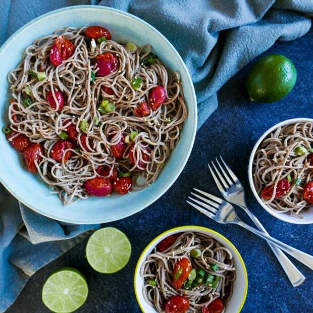 Соба с томатами. \ Фото: gastronotherapy.com.