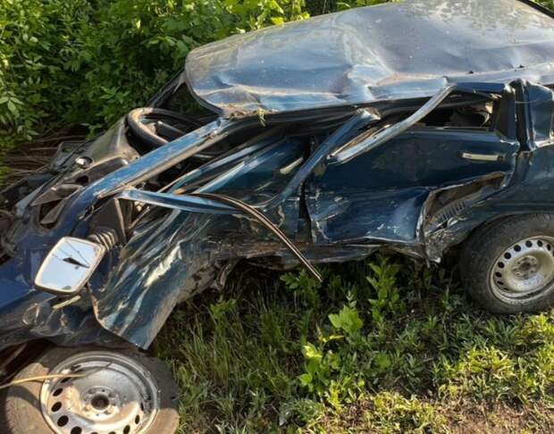 Три человека пострадали в ДТП с двумя легковушками под Саратовом