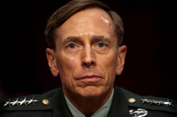 Экс-глава ЦРУ Петреус предостерег от плохого соглашения по Украине