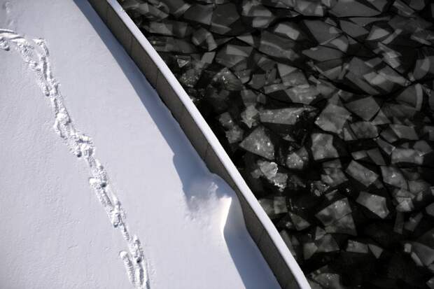 21-летняя девушка упала в Москву-реку и едва не погибла