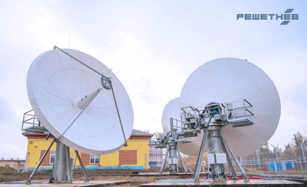 В 4000 километрах от Москвы построены 4 антенных поста для управления спутниками