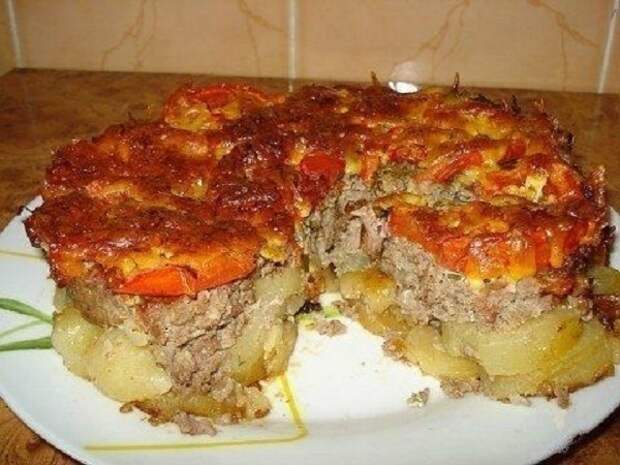 Сытное и вкусное блюдо к семейному ужину — Картофель под «шубой»