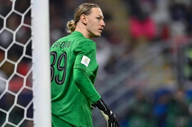 Сафонов совершил 6 сейвов в четвертьфинале Лиги чемпионов с «Ливерпулем»