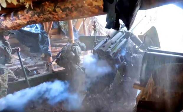 «Укро-птичник» паникует: В Гришино русские на двух БТР M113 заскочили в тыл «птахам Мадьяра», давят