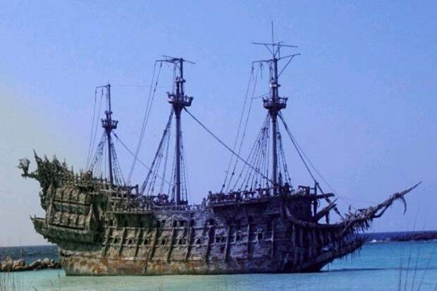 Что же видели моряки при встречах с кораблями-призраками