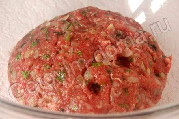 Мясные колобки с яйцом