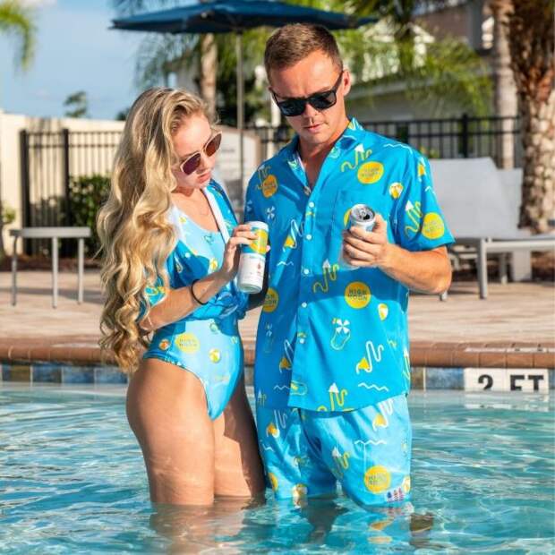Highnoon Pool Pack couple