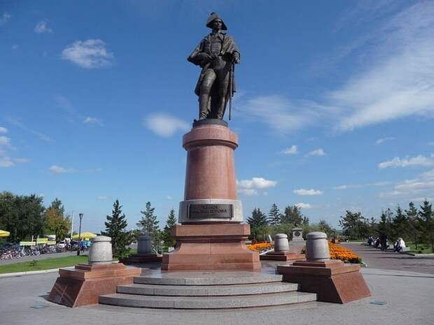 Памятник Камергеру Резанову