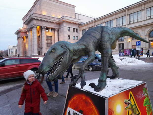 Российские учёные рассказали о новом виде динозавра с уникальными когтями, который мастерски воровал яйца у сородичей