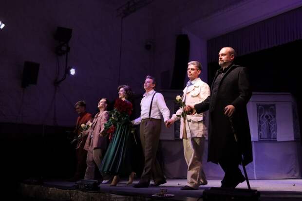 Мариупольский русский драмтеатр представил премьеру спектакля «Мастер и Маргарита»