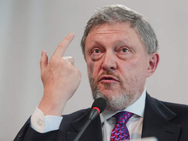 Скандал в благородном семействе: Явлинский ругает Навального