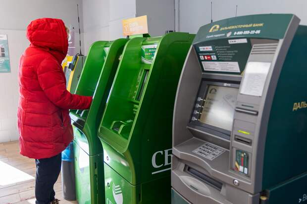 В Красноярске стоимость доллара превысила 114 рублей