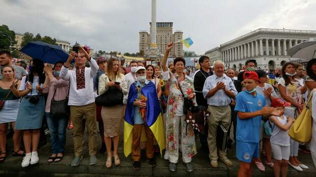 Как МВФ и «слуги народа» помогут простым украинцам расплатиться за коммуналку