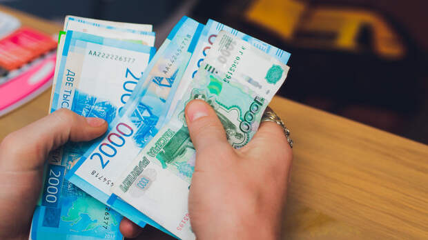 Большинство россиян периодически делают пожертвования на благотворительность