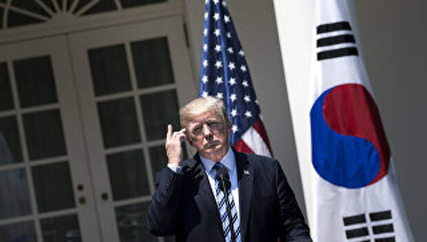 Дональд Трамп во время пресс-конференции с президентом Южной Кореи Мун Чжэ Ином в Вашингтоне. 30 июня 2017