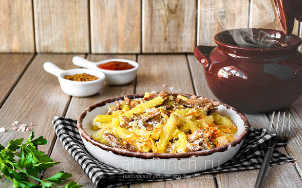Картошка с лисичками в горшочках