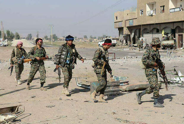 Афганские шииты во время боев против «Исламского государства» за Дейр-эз-Зор