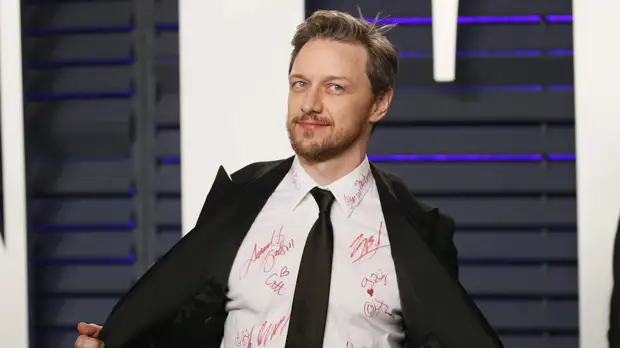 Макэвой отдаст расписанную знаменитостями рубашку благотворительной организации