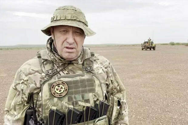 Очередная новость о крушении самолёта Евгения Пригожина претендует на то, чтобы быть сенсацией. Однако опубликовала её команда олигарха. Рассказываем, что к чему.-5