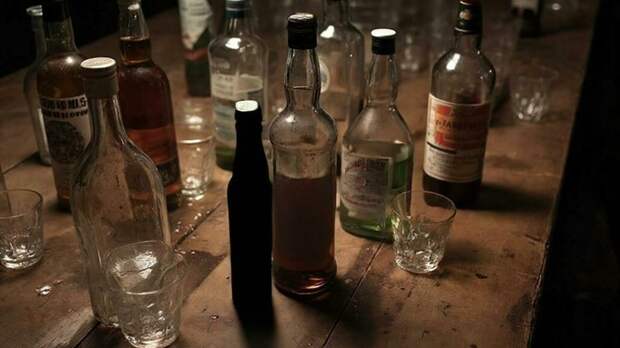 Алкоголь / Изображение сгенерировано с помощью нейросети GigaChat / amic.ru