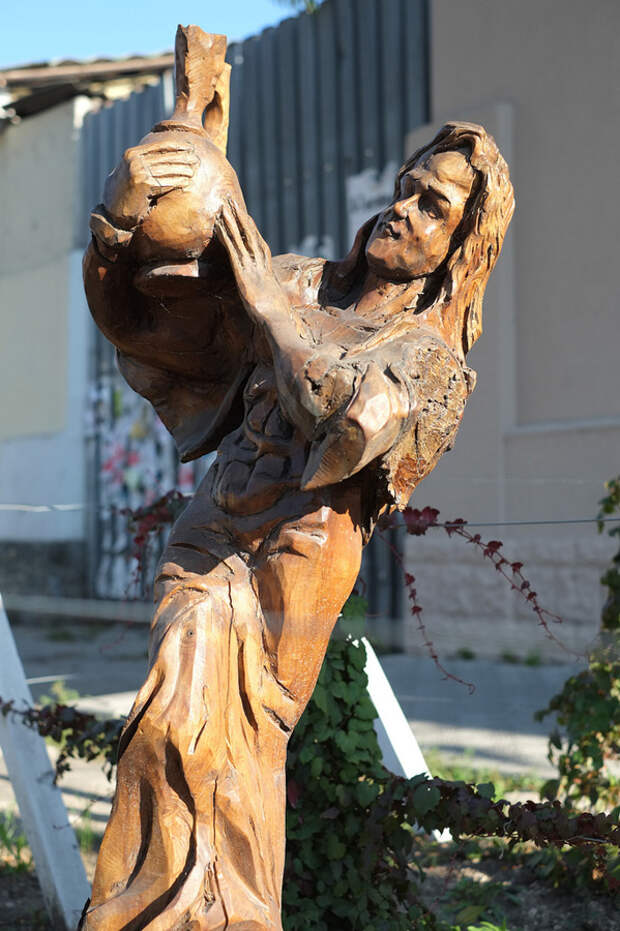 derevyanniestatui 4 Деревянные скульптуры в Симферополе