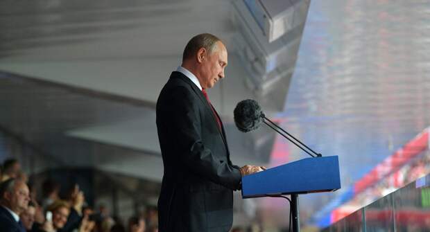 Президент РФ Владимир Путин выступает на торжественной церемонии открытия чемпионата мира