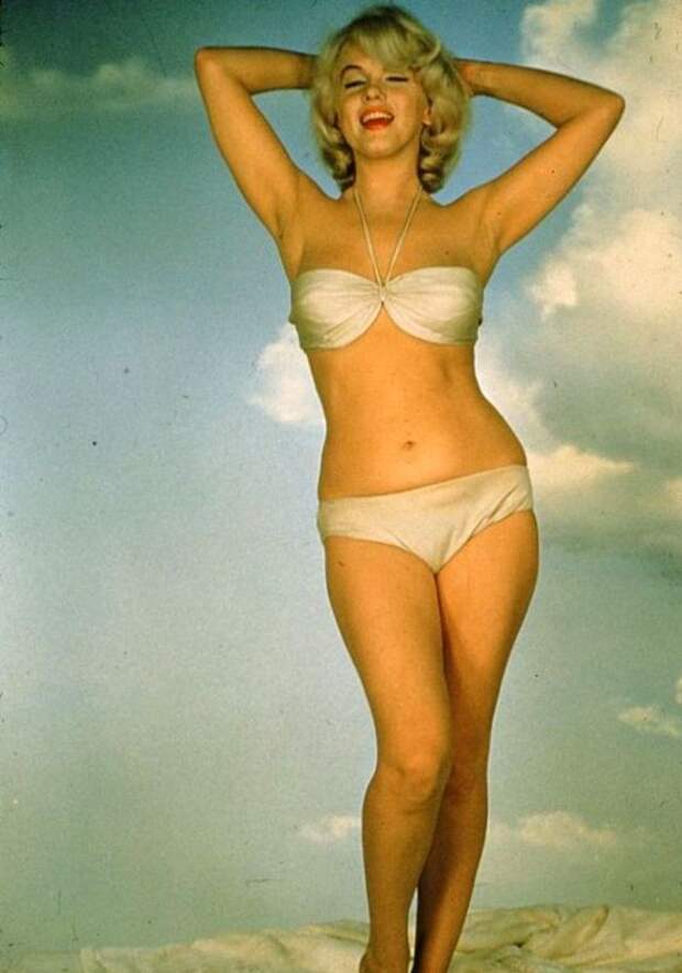 The 1950s Coolest Bikini Beauties (17).jpg