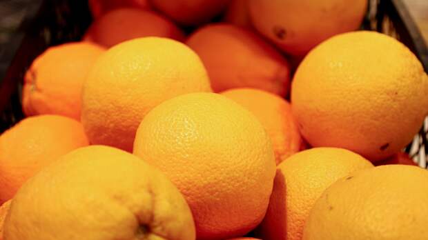 Врач Таратухин: поедание апельсина под горячим душем снимает стресс