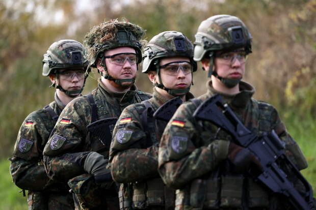 Германия объяснила наращивание вооружения фразой «грустной задницей радостно не пукнешь»
