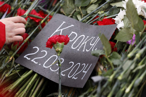 Черний: на мемориале у "Крокуса" установили венок памяти из Херсонской области