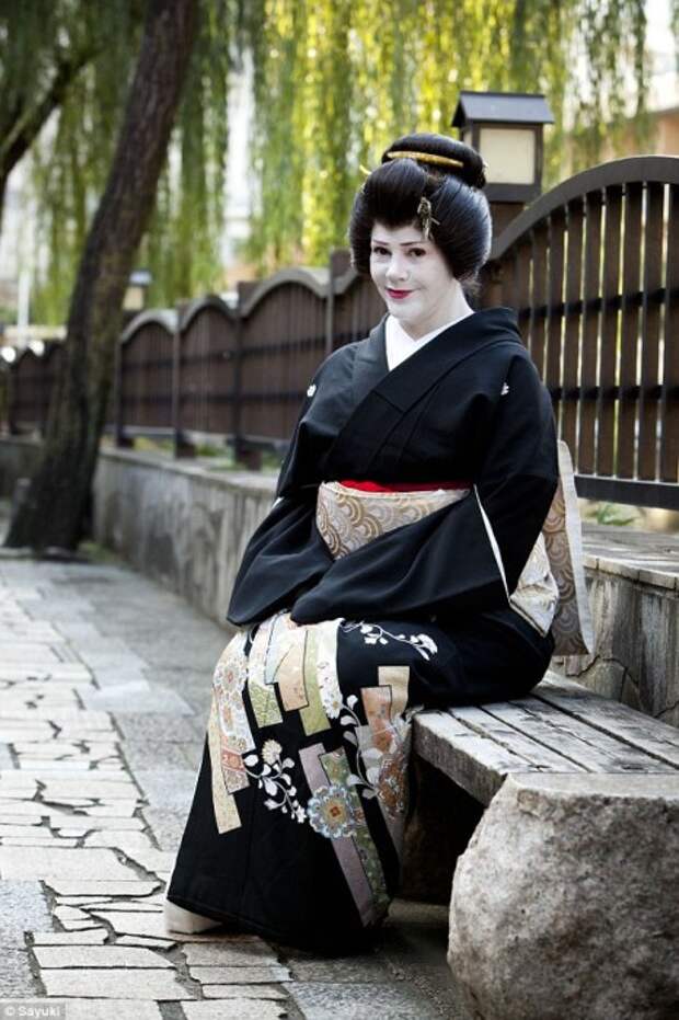Саюки (Фиона Грэхэм) - первая гейша неяпонского происхождения. | Фото: dailymail.co.uk.