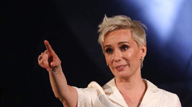 Машкова оправдалась за матерный спектакль в Эстонии с Хаматовой